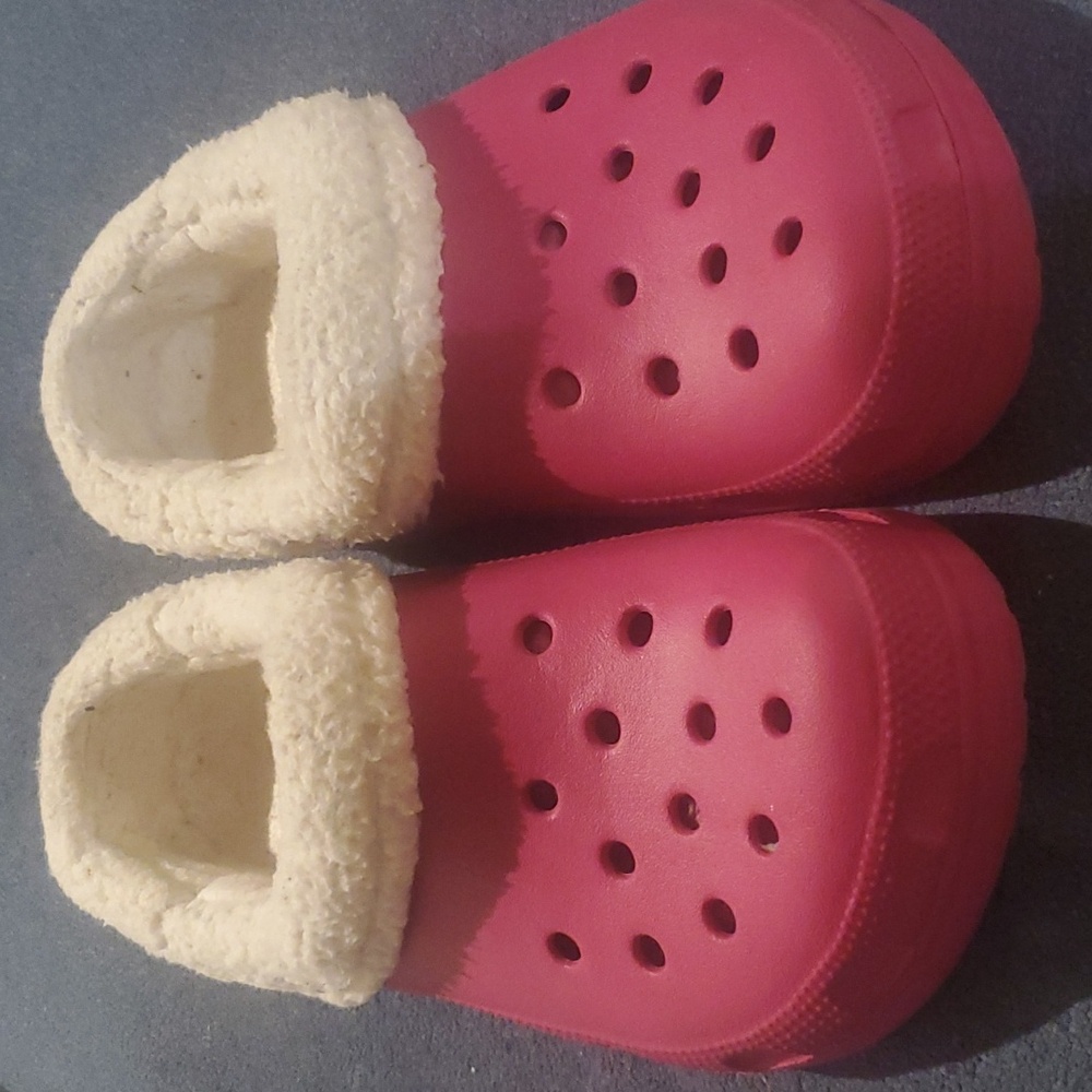 CROCS Classic Lined Mammoth Pink/cream Women’s 9 Men’s 7-Nice!